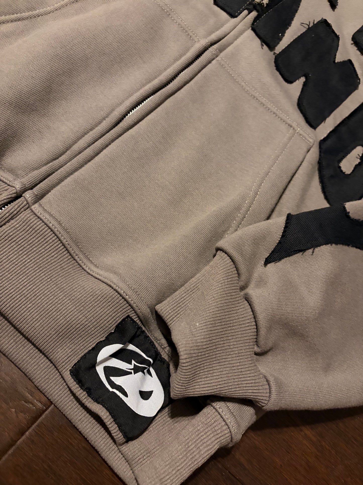 LOE BRAND SWEATSUIT (GRAY)