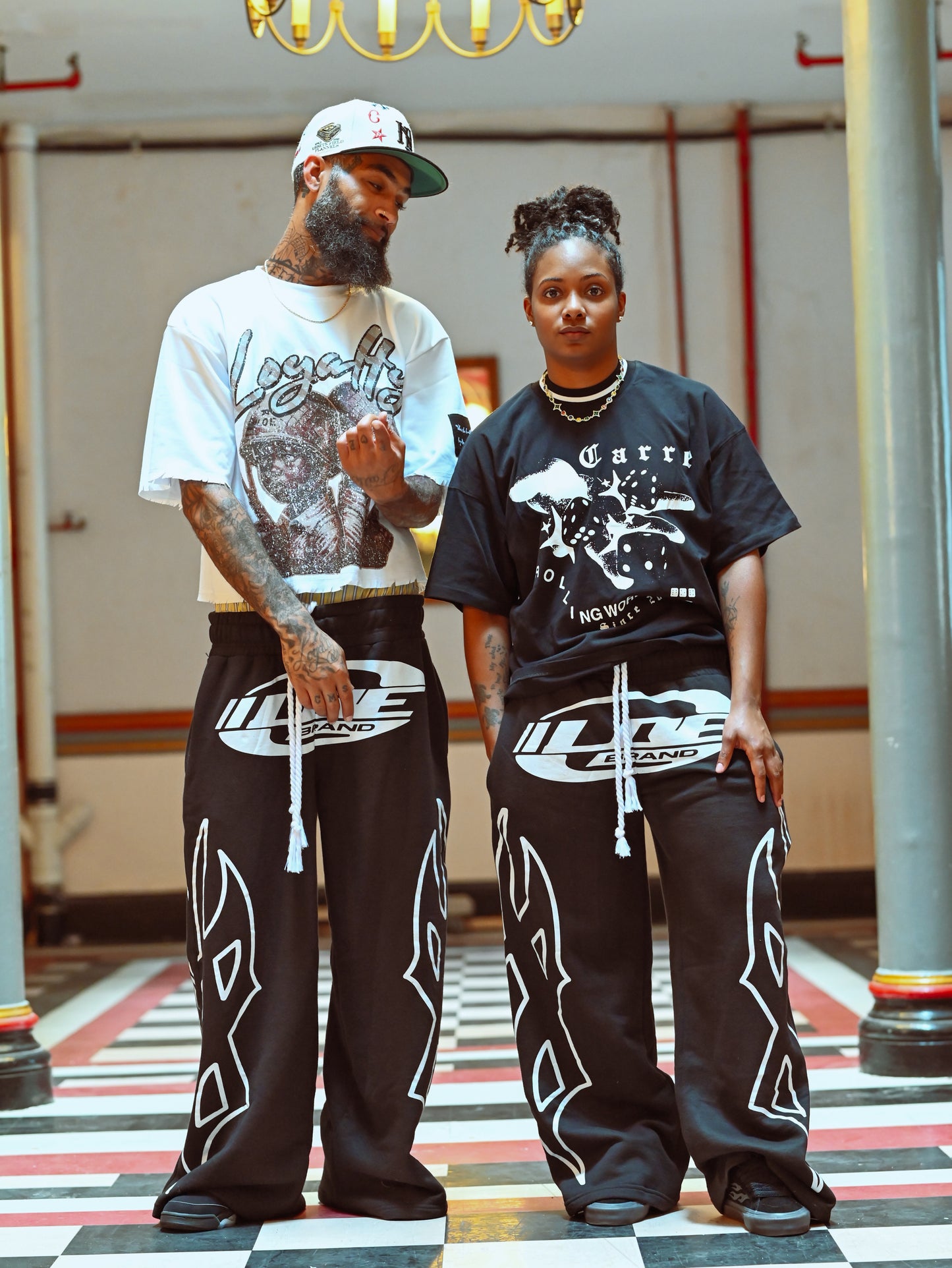 Loyalty & War Cropped Tee *size up*