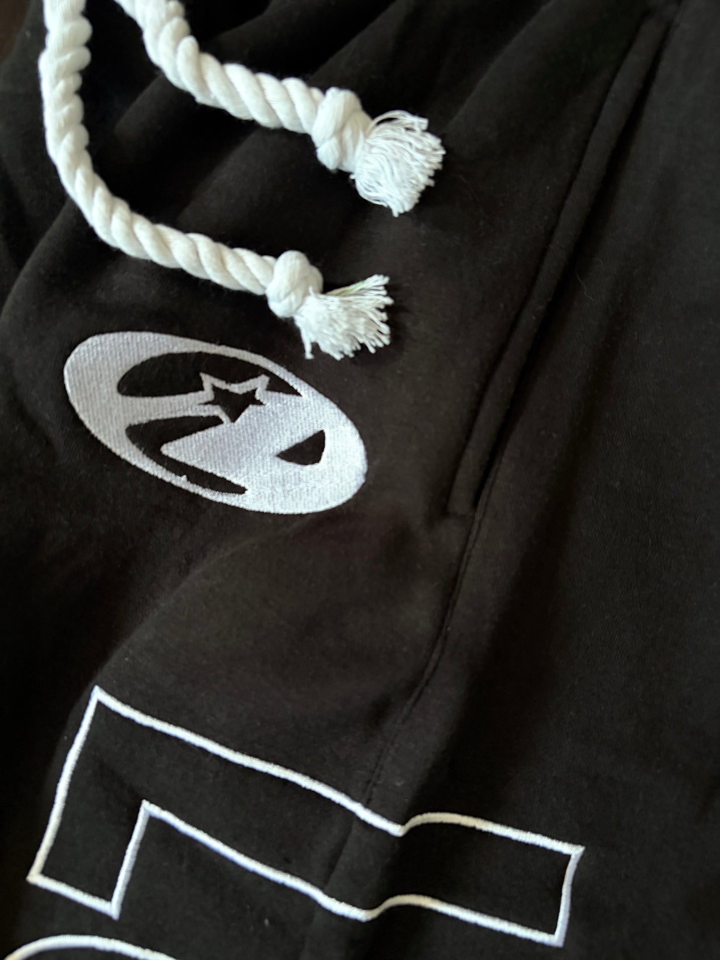 LOE BRAND SWEATS (BLACK)